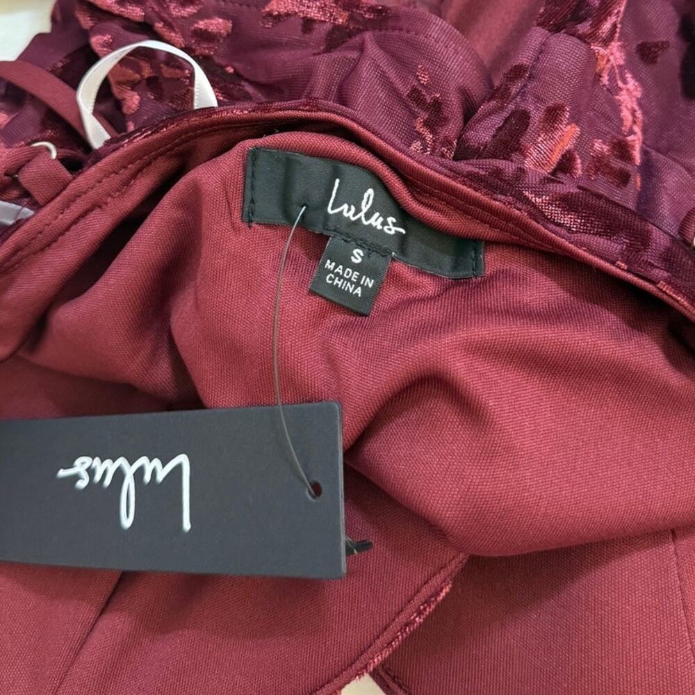 Lulus Velvet Floral Cropped Corset Tank Top in Burgundy size Small NWT - Picture 3 of 5